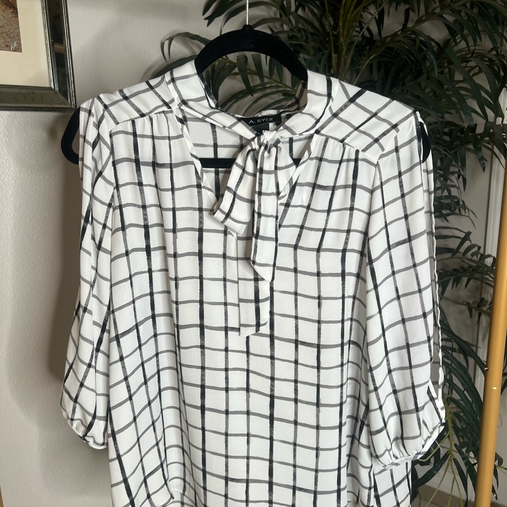 Women's Black and White Grid Pattern Top